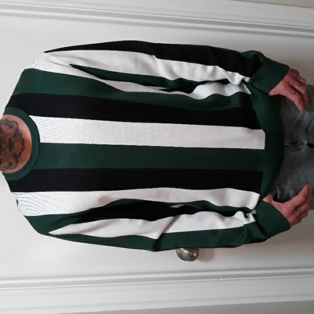 NWOT Forever 21 Men sweater